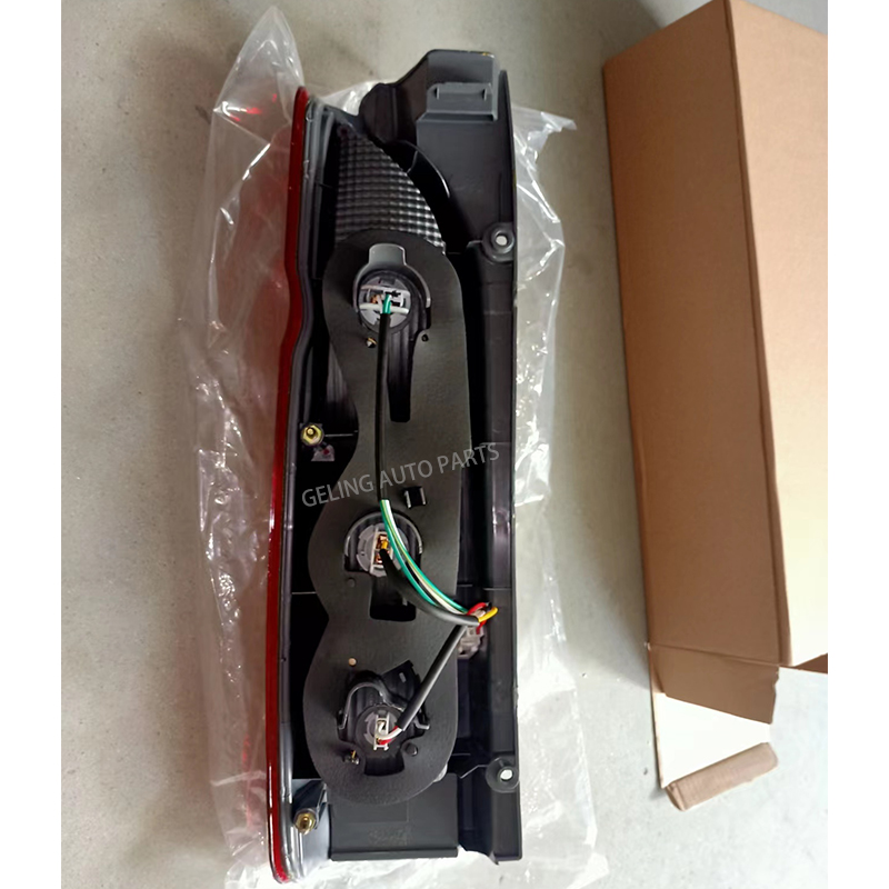 Tail Light For Toyota Hiace 2005 Fanale posteriore per Toyota Hiace 2005