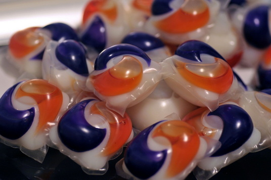 Did A Kid Eat A Tide Laundry Pod Un enfant a-t-il mangé une capsule de lessive Tide