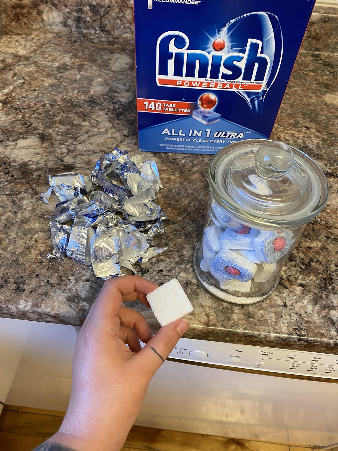 finish dishwasher tablets الانتهاء من أقراص غسالة الصحون