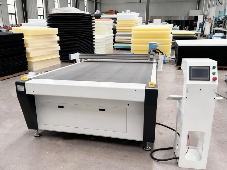 Foam Cutting Machine Innovations & Future Trends: Leading the Industry Skuimsnymasjien-innovasies en toekomstige neigings: Lei die bedryf