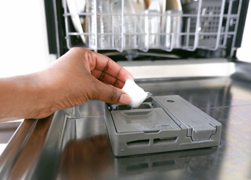 Can I Use Dishwasher Pods To Hand Wash Dishes Kann ich Spülmaschinenbehälter zum Handspülen von Geschirr verwenden?