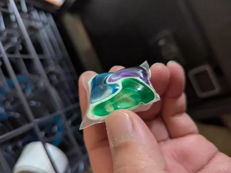 Can I Use The Dishwasher Pods in A Portable Dishwasher Puis-je utiliser les dosettes pour lave-vaisselle dans un lave-vaisselle portable