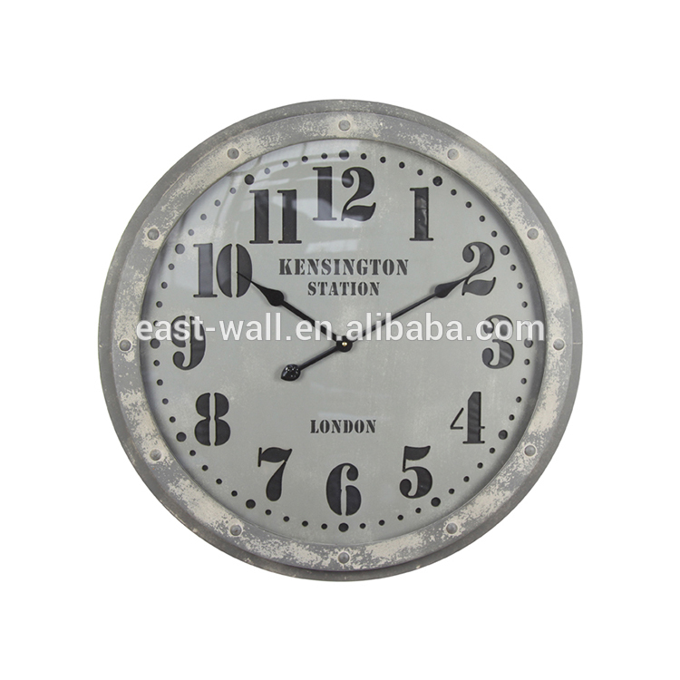 18.5 Inch Oversized Iron Decorative Wall Clock Retro Big Art Gear Roman Numerals Design The Clock On The Wall