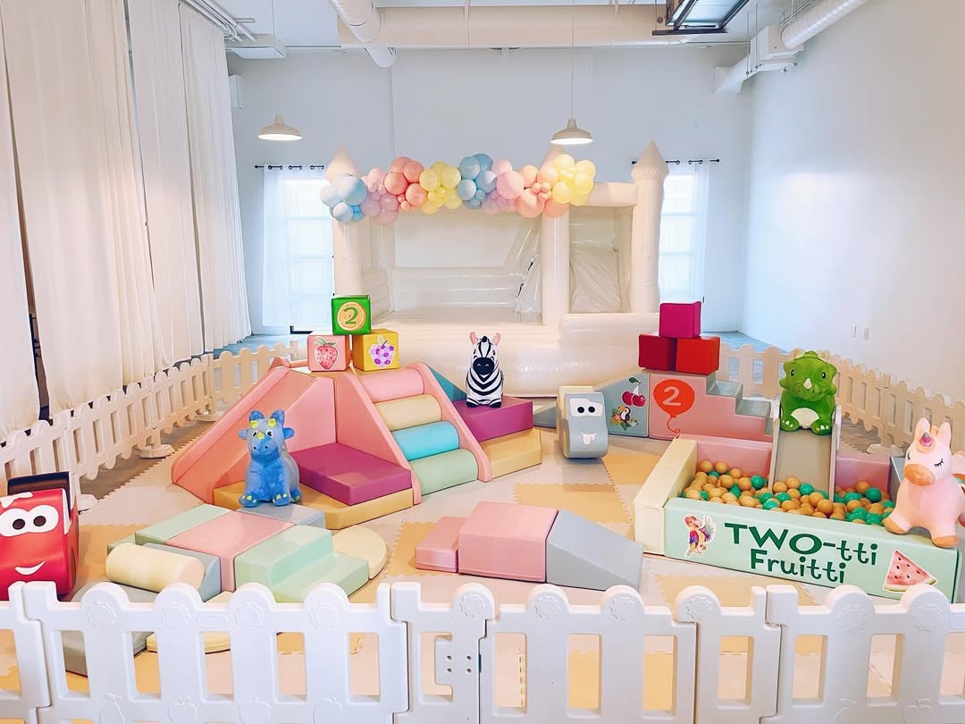 Pastel color Hot selling and commercial soft play equipment indoor and outdoor playground rental package Colore pastello Pacchetto di noleggio di attrezzature per giochi morbidi commerciali e di vendita calda