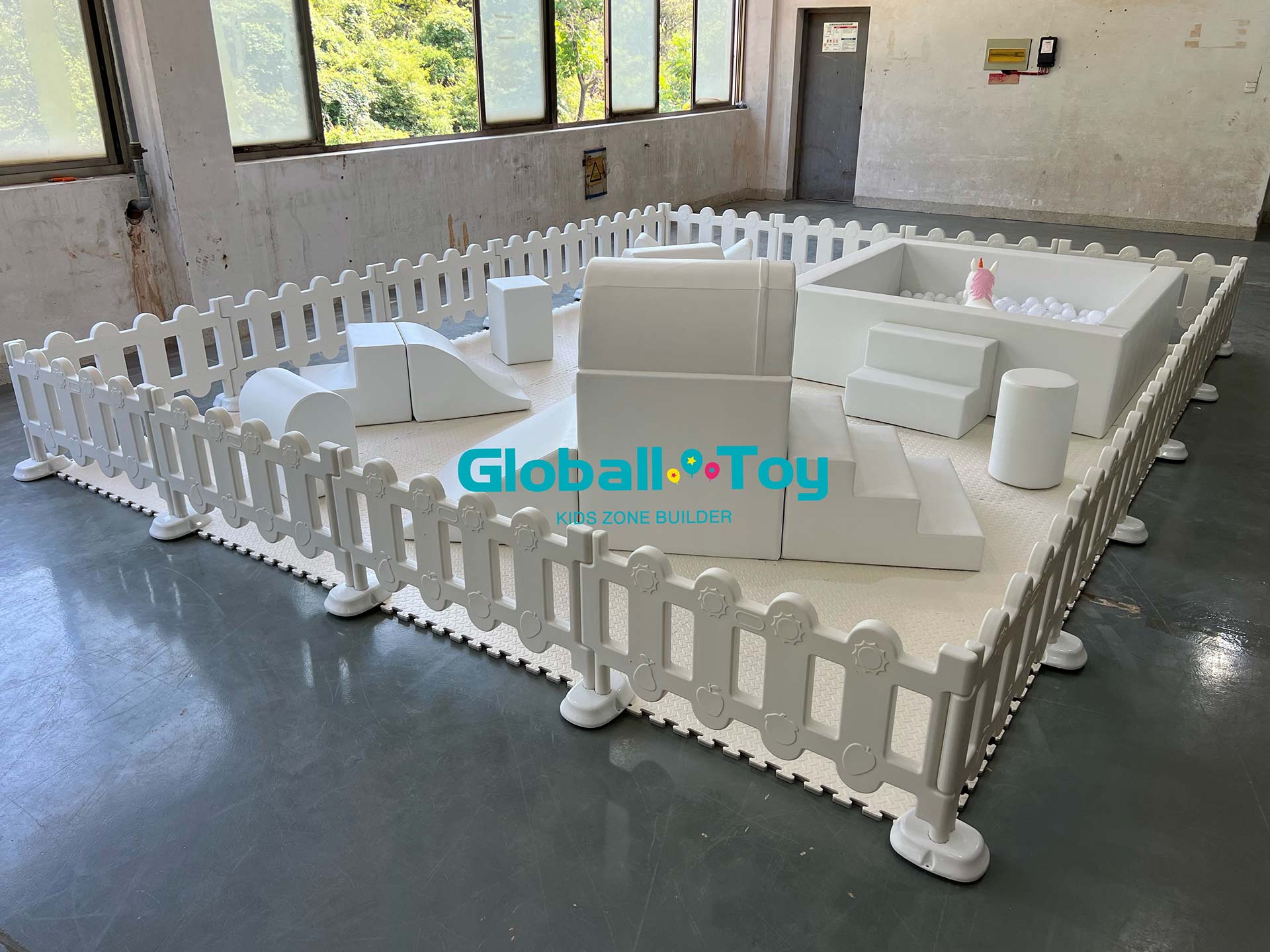 All white soft play packages for kids indoor play Tous les forfaits de jeux doux blancs pour les jeux d'intérieur des enfants