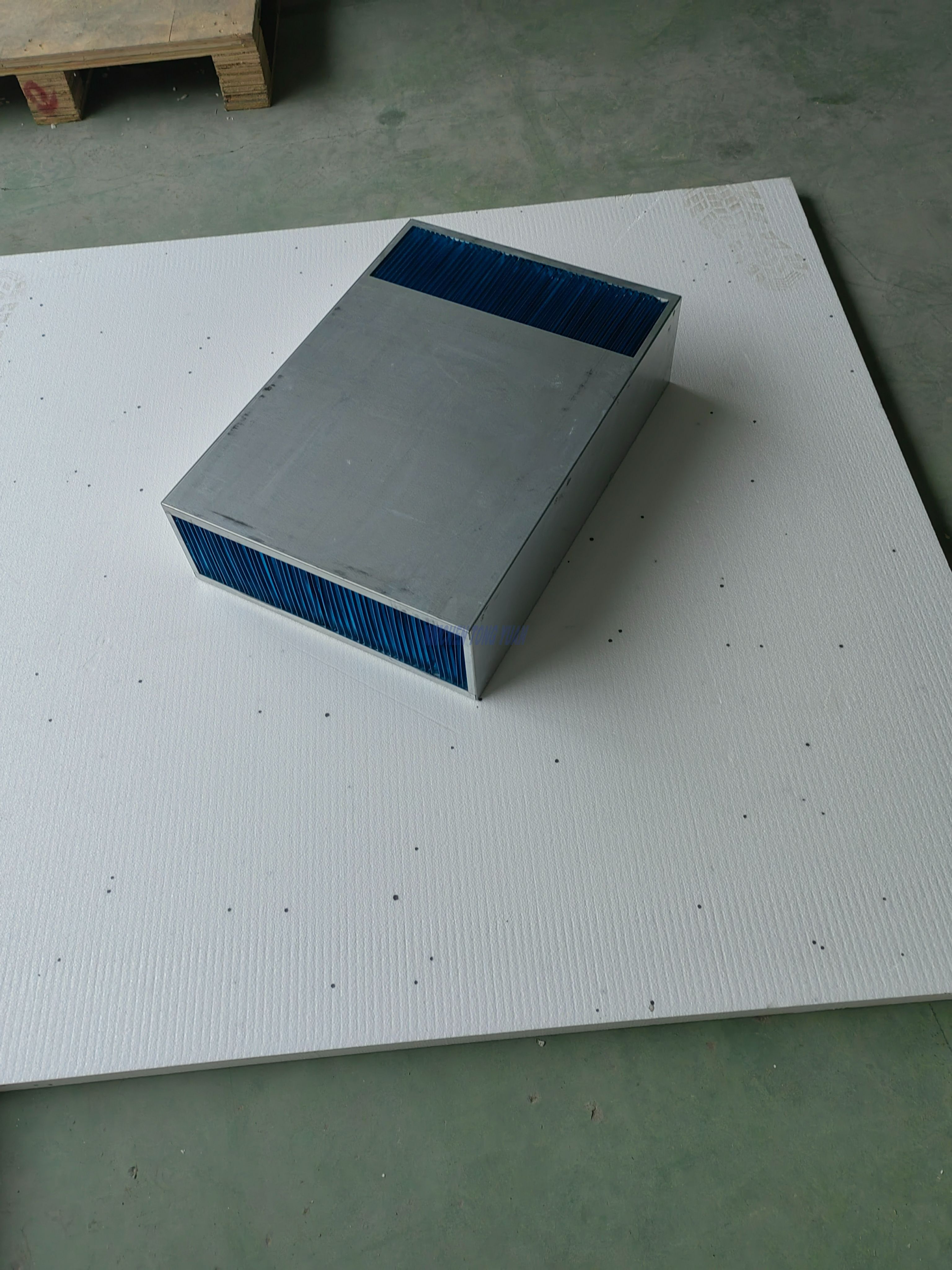 heat exchanger core (4) jádro výměníku tepla (4)