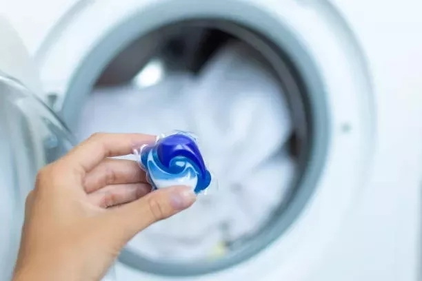 Can I Carry on A Liquid Laundry Pod Kann ich einen Flüssigwaschbehälter mitnehmen?