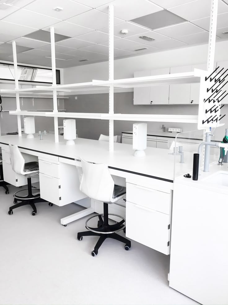 Panels Laboratory Chemical Resistant Compact Laminate HPL Board பேனல்கள் ஆய்வக இரசாயன எதிர்ப்பு காம்பாக்ட் லேமினேட் HPL வாரியம்