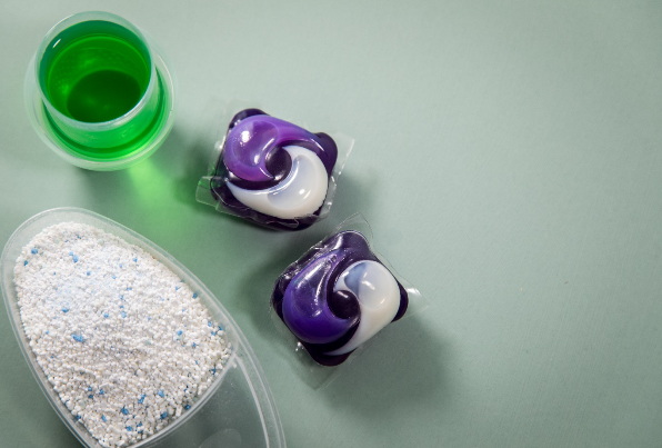 Common Mistakes With Laundry Detergent Pods الأخطاء الشائعة مع عبوات منظفات الغسيل