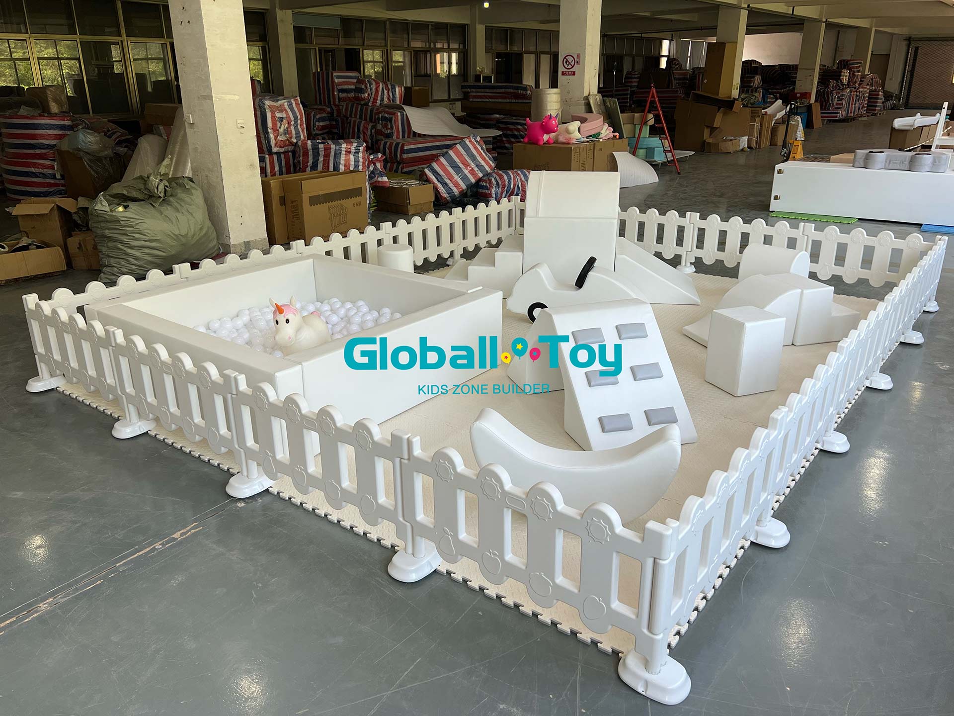 Soft climber outdoor playground soft play package set indoor white soft play foam ball pit Aire de jeux extérieure d'escalade douce, ensemble de jeux doux, fosse à balles en mousse blanche d'intérieur