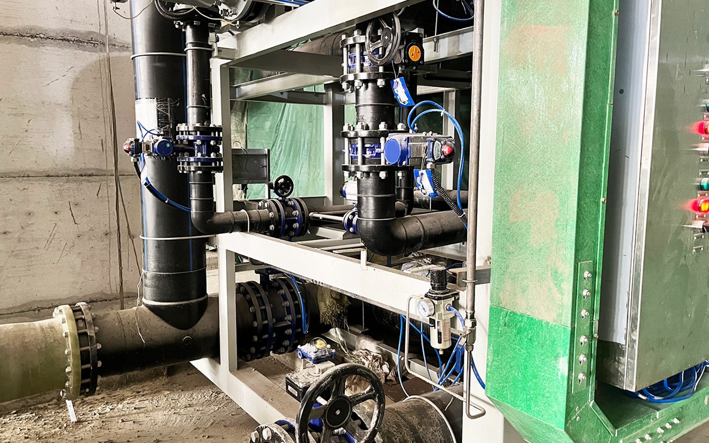 HK17 Spring return double acting pneumatic angle seat valve Desalination Industry Doppeltwirkendes pneumatisches Schrägsitzventil HK17 mit Federrückstellung für die Entsalzungsindustrie