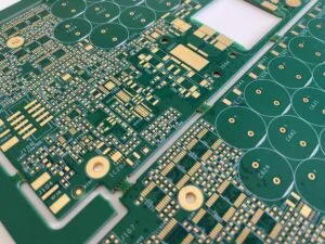 Surface Mount Technology (1) Technologie povrchové montáže (1)