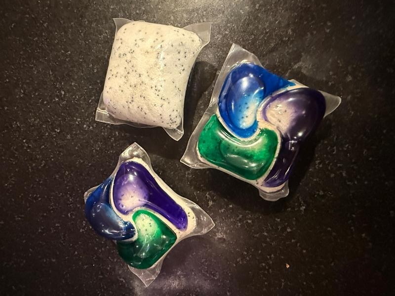 Dishwasher Pod Residue Problems Προβλήματα υπολειμμάτων δοχείων πλυντηρίου πιάτων