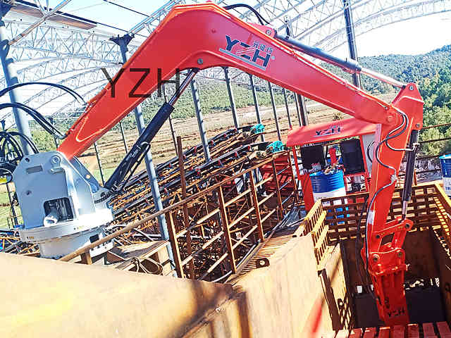 Electric Pedestal Boom System for Mining & Quarries Elektrisch voetstukgieksysteem voor mijnbouw en steengroeven