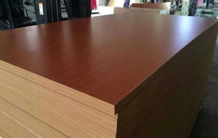 MDF laminating machine MDF laminovací stroj