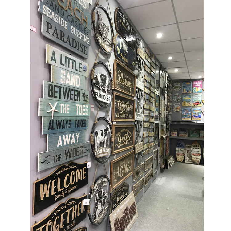 Price Cutting Personalized Design Customized Oem Retro Decorative Metal Craft Wall Plaques