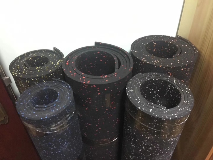 Commercial Rubber Flooring Rolls ವಾಣಿಜ್ಯ ರಬ್ಬರ್ ಫ್ಲೋರಿಂಗ್ ರೋಲ್ಗಳು