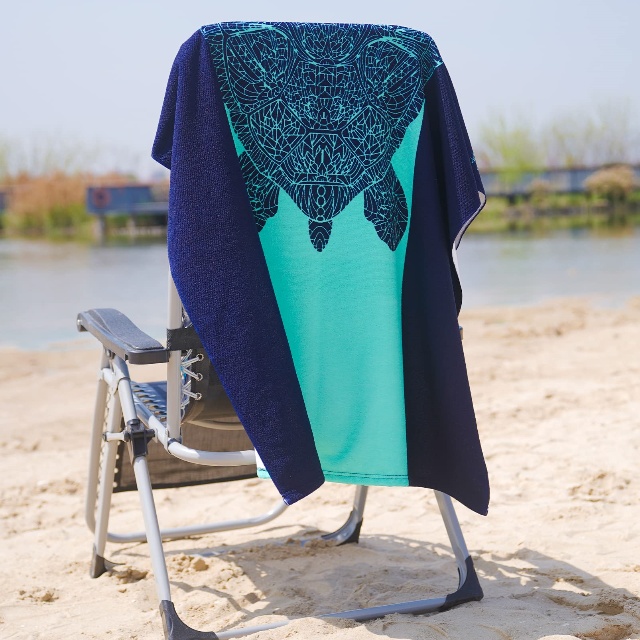 Absorbent and sandproof microfiber high quality beach towel (5) منشفة شاطئ عالية الجودة من الألياف الدقيقة ماصة ومقاومة للرمال (5)