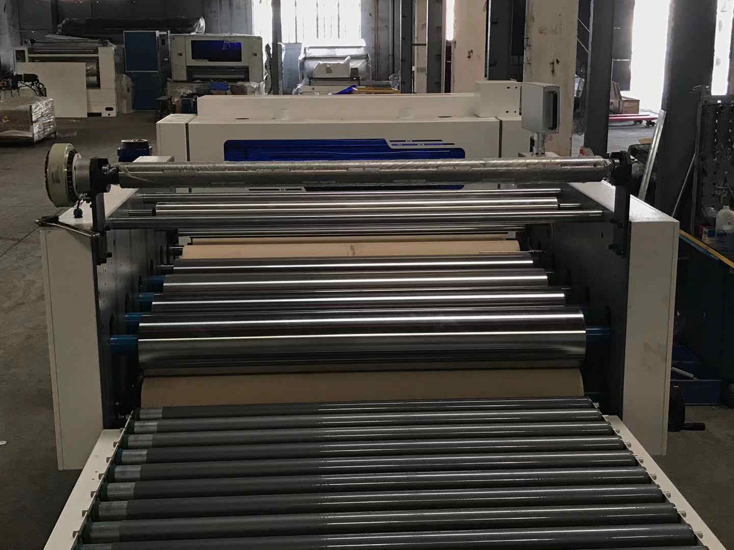 Paper Sticking Machine For Wood Panel Paberi kleepimismasin puitpaneelide jaoks