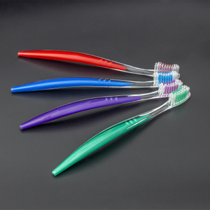Brosse à dents à manche PS transparent avec couleur infusée à l'intérieur