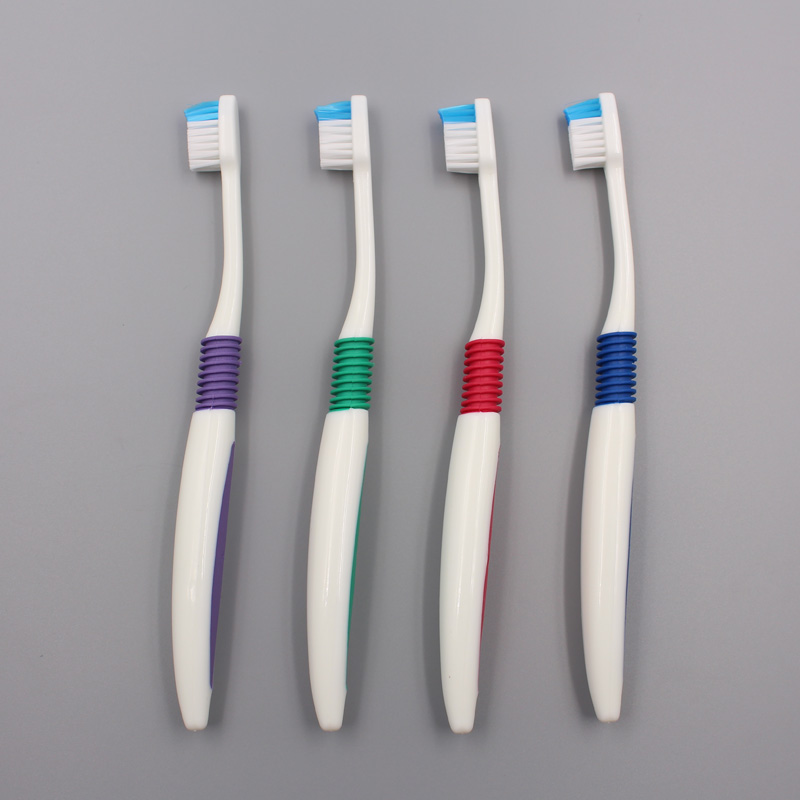 设计简单的成人牙刷