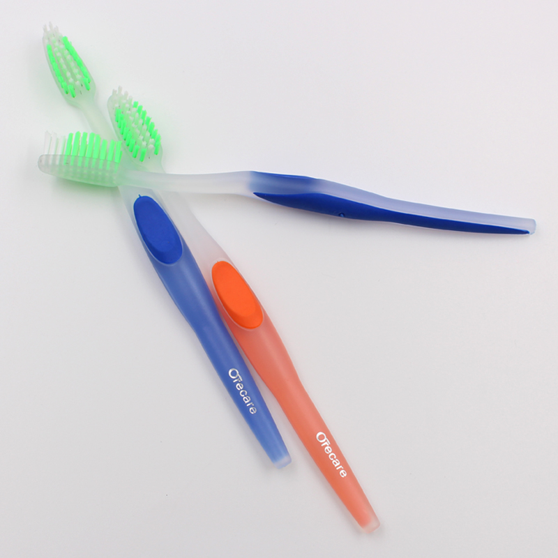 Cepillo de dientes para adultos con mango colorido mate