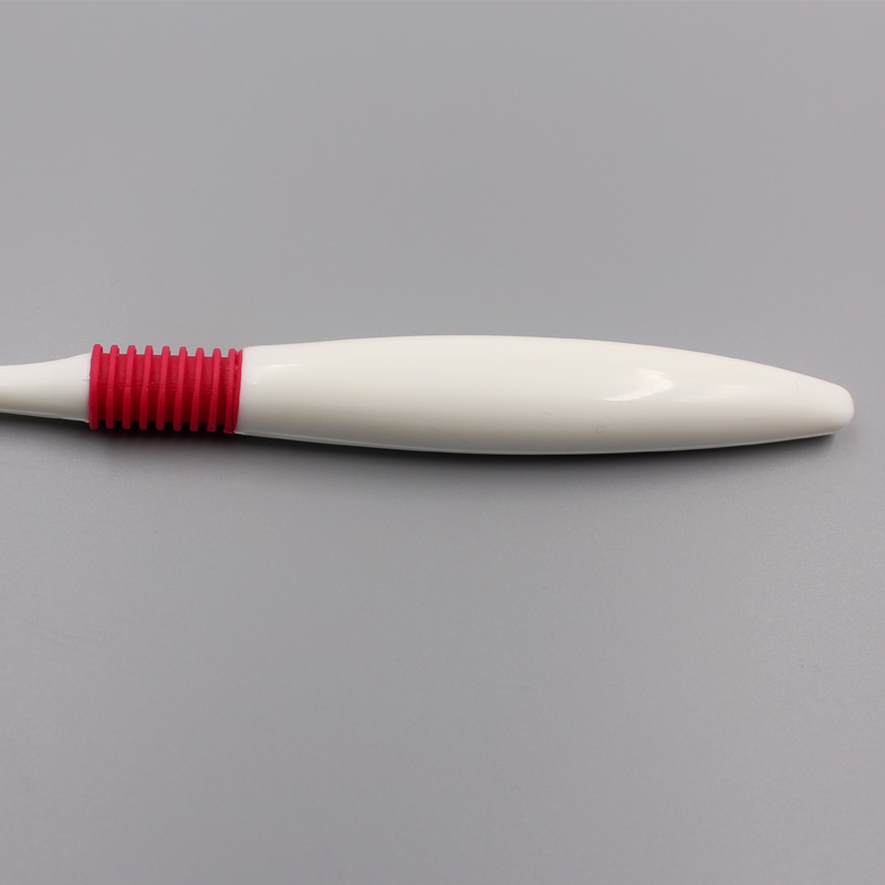 Cepillo de dientes para adultos de diseño simple