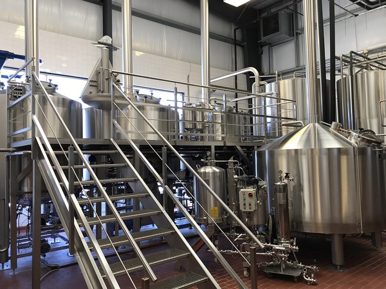 large beer brewing equipment