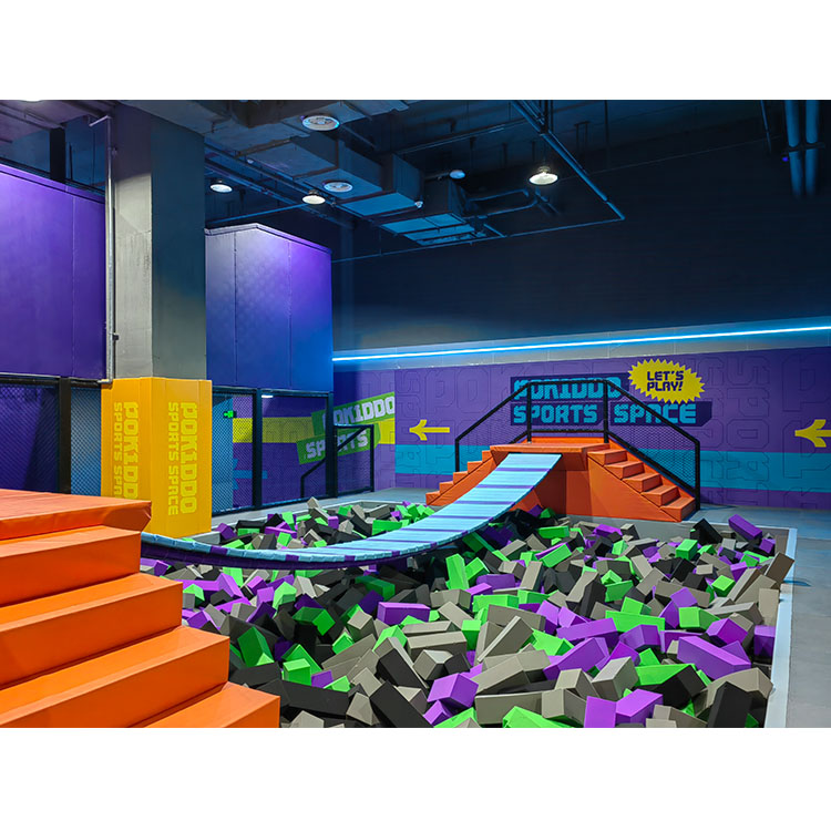 حفرة رغوة مع أرجوحة