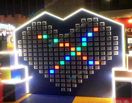 جدار الضوء التفاعلي