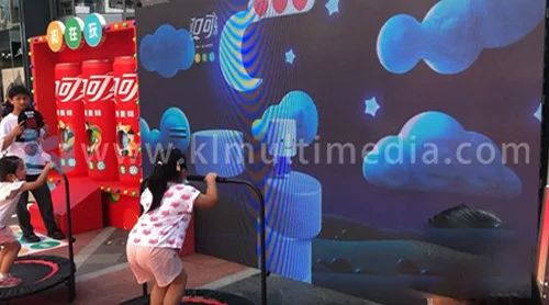 لعبة القفز على الحائط