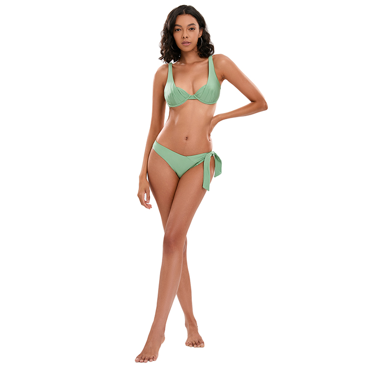 Twaalf bikini's met 'n hoë middellyf om u strandklerekas vir die somer op te knap