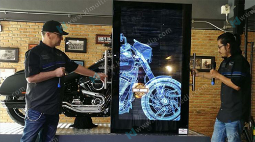 Interactive touch display