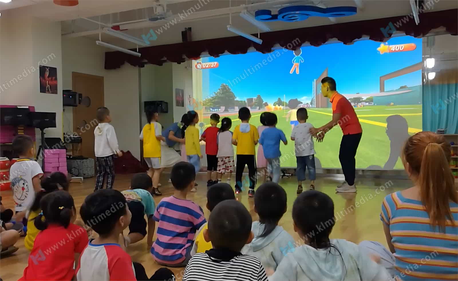 الإسقاط للفصل الدراسي