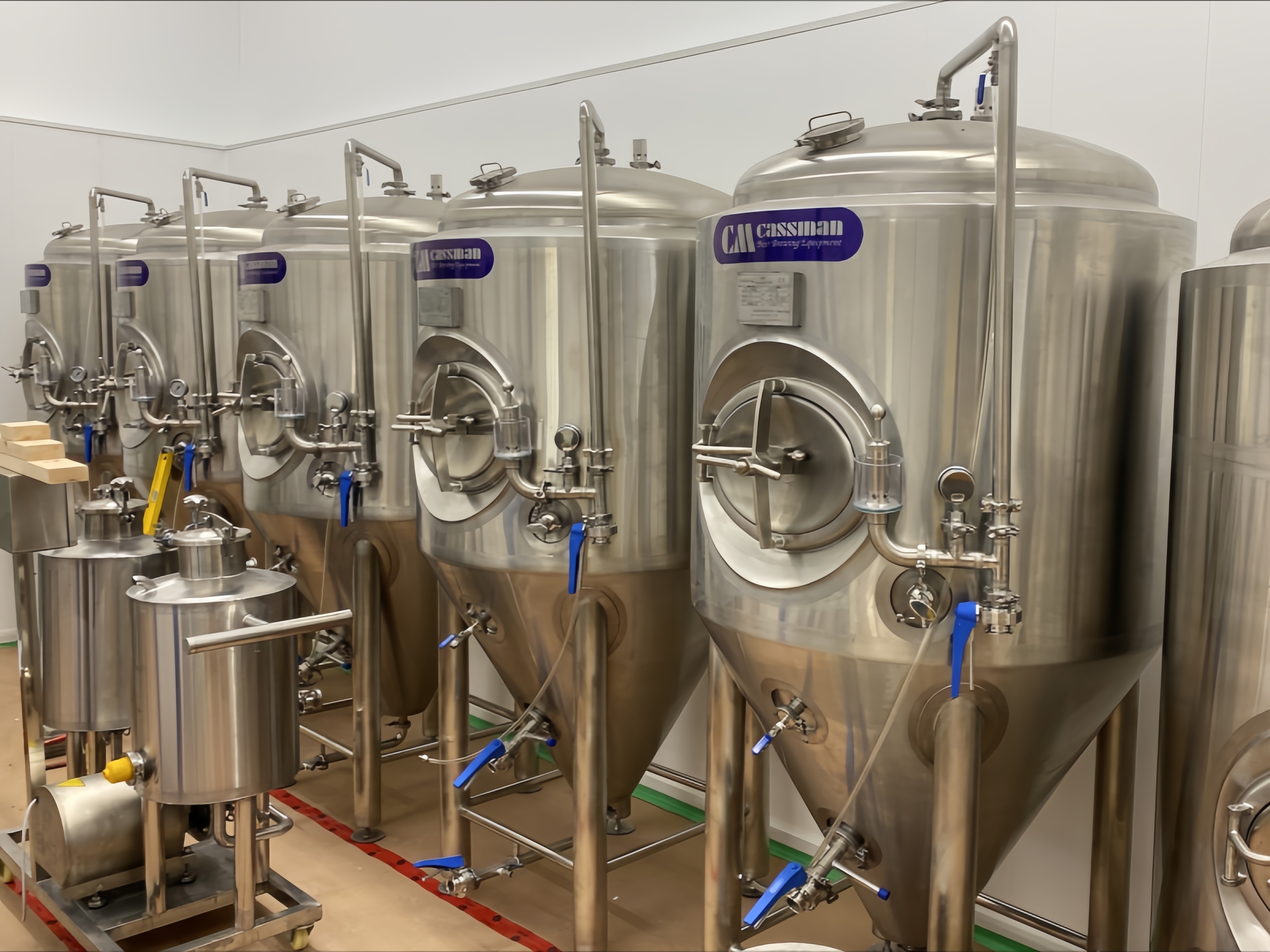 Bringing American Craft Beer Culture to France with a 5BBL Brewing System Bring Amerikaanse handwerkbierkultuur na Frankryk met 'n 5BBL-brouerystelsel