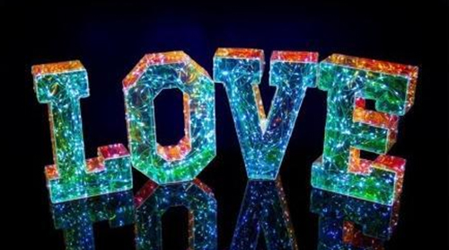 عائم  حمام سباحة  أضواء