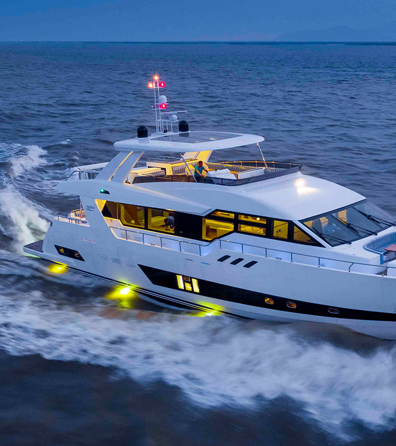 ヨットの船体構造における UNION PVCフォームコア および 海洋用 の用途