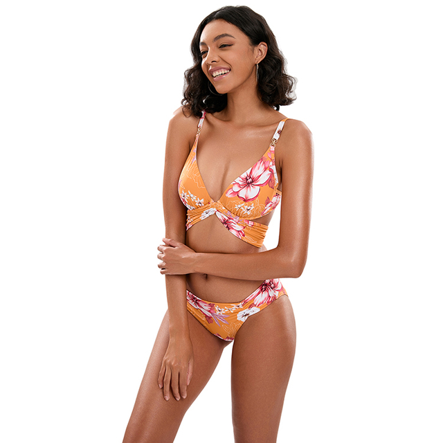 Trikotnik pod žico Bikinit Set