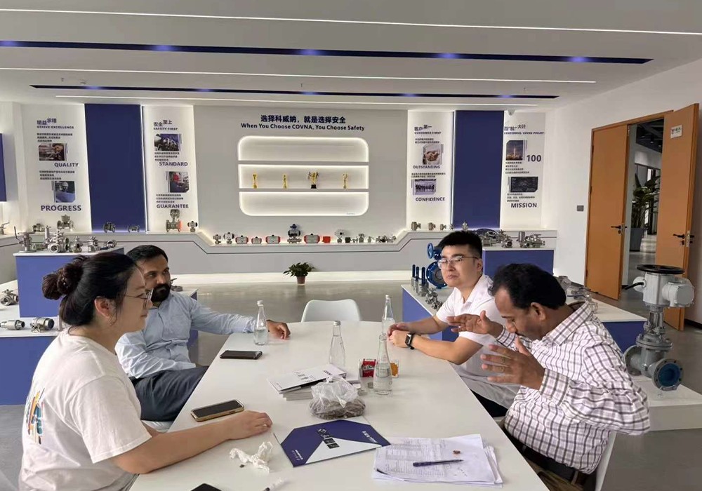 Pakistani Client Visits COVNA for Pneumatic Valve Inspection3 ลูกค้าชาวปากีสถานเยี่ยมชม COVNA เพื่อตรวจสอบวาล์วนิวเมติก3