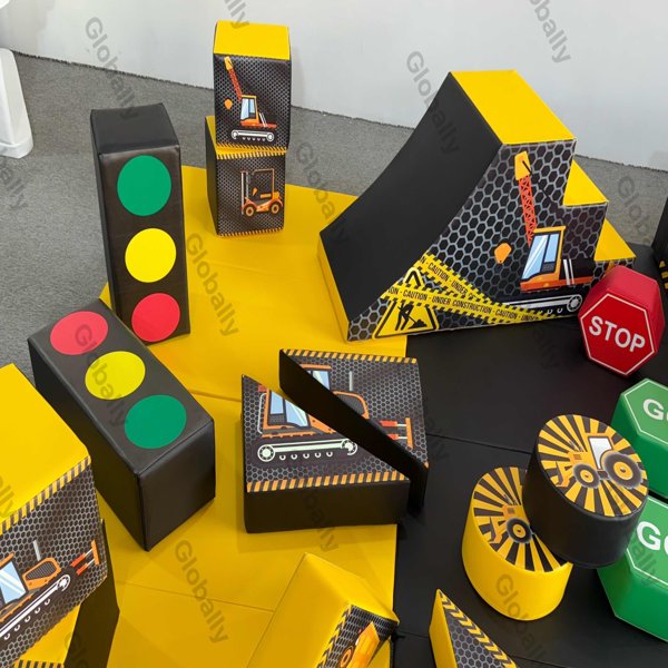Conjunto de jogos de espuma para interior com tema preto e amarelo