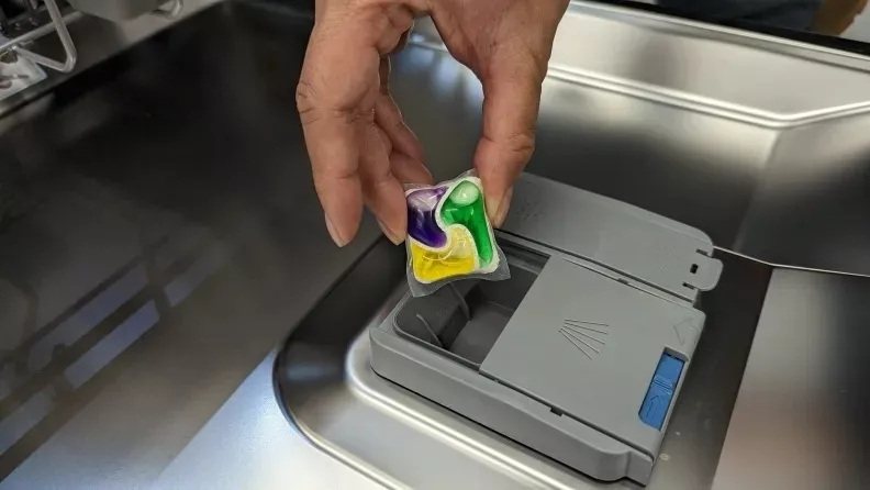 Can A Dishwasher Pod Be Dangerous in Small Ammounts 적은 양으로도 식기세척기 포드가 위험할 수 있나요?