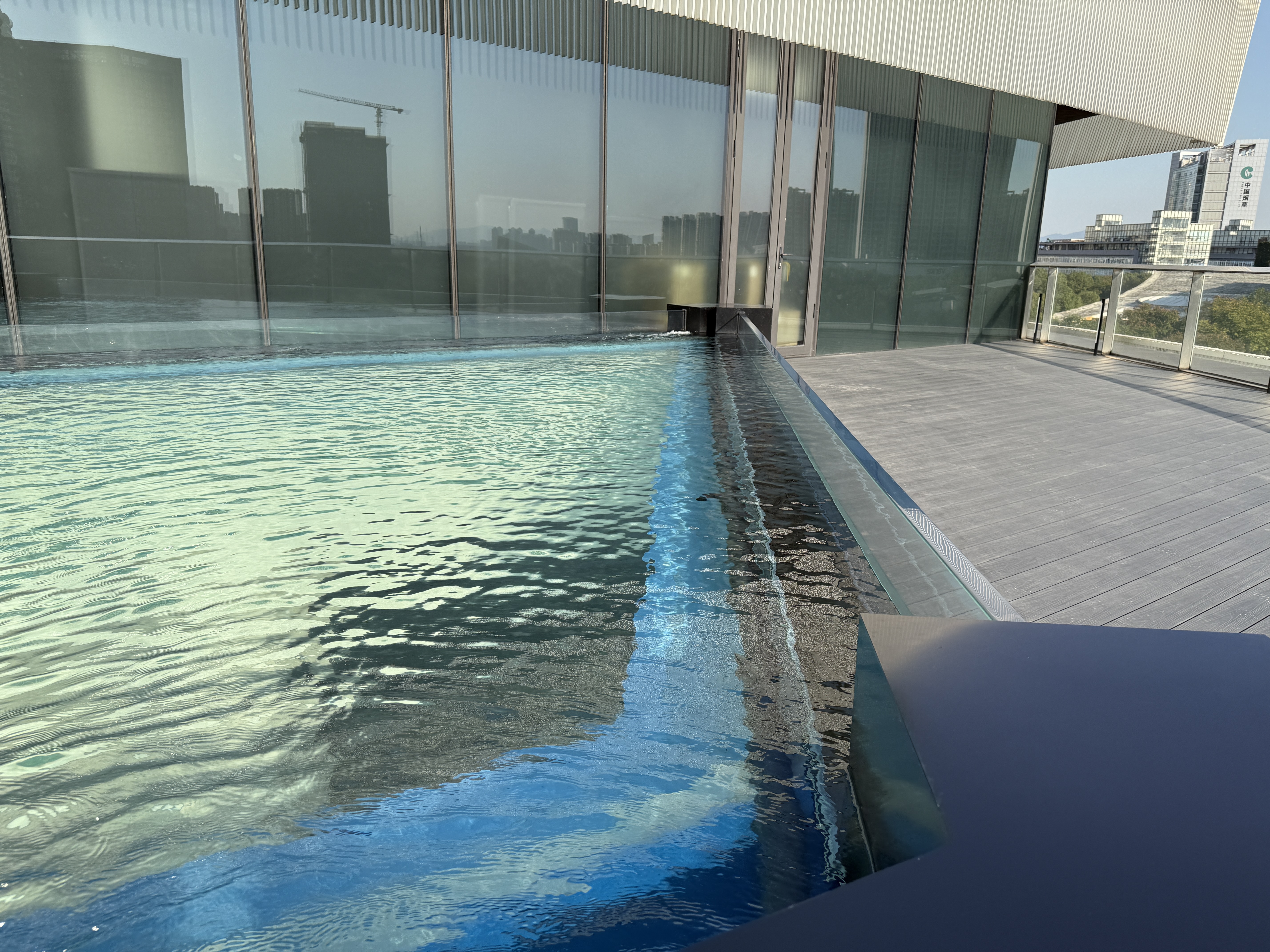 Bwawa la kuogelea la Acrylic - LEYU ACRYLIC