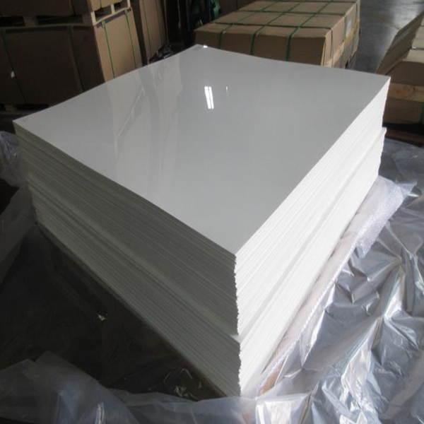 R&ucirc;pel&ecirc; Akrylic&ecirc; y&ecirc; bak&icirc;re y&ecirc; bilind-biriqand&icirc;