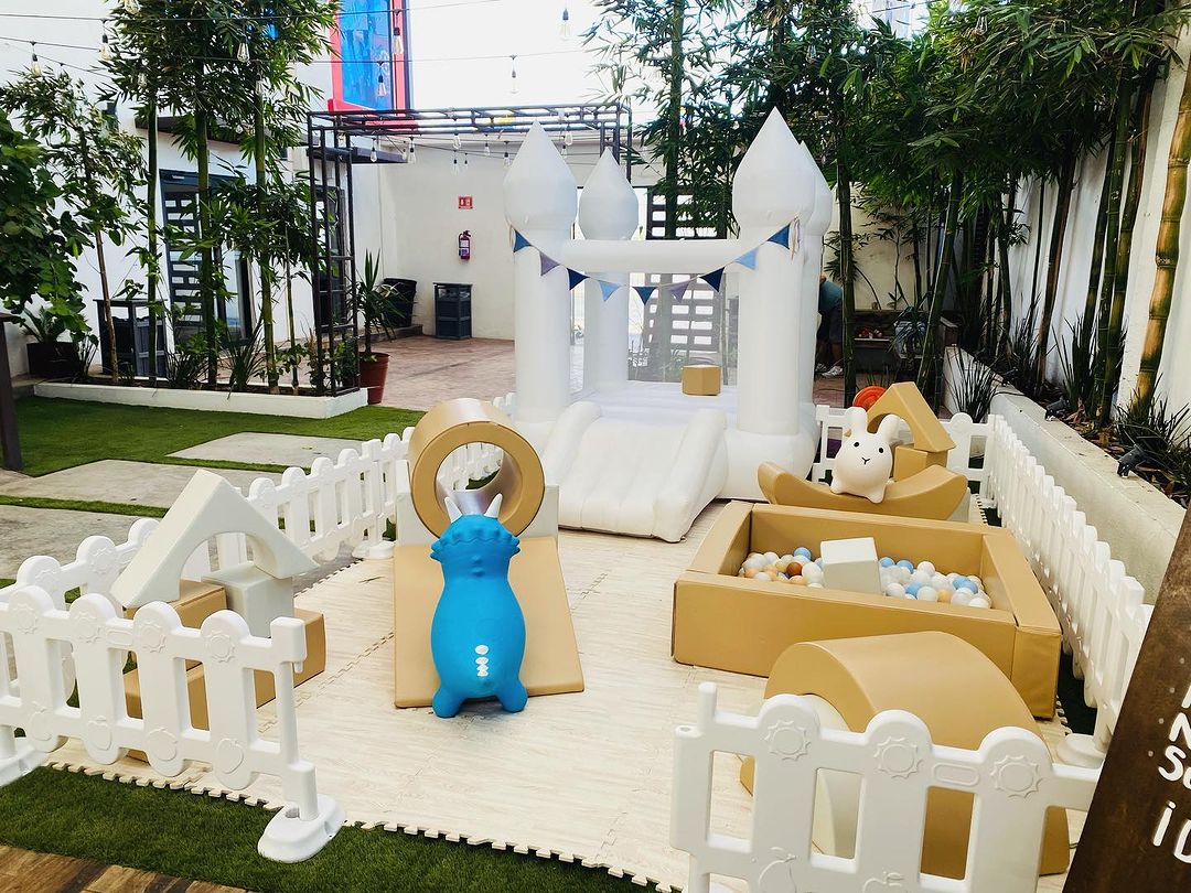 Hot Sale White and Bege Indoor Equipment Equipment Soft Play Toys for Kids Birthday Party