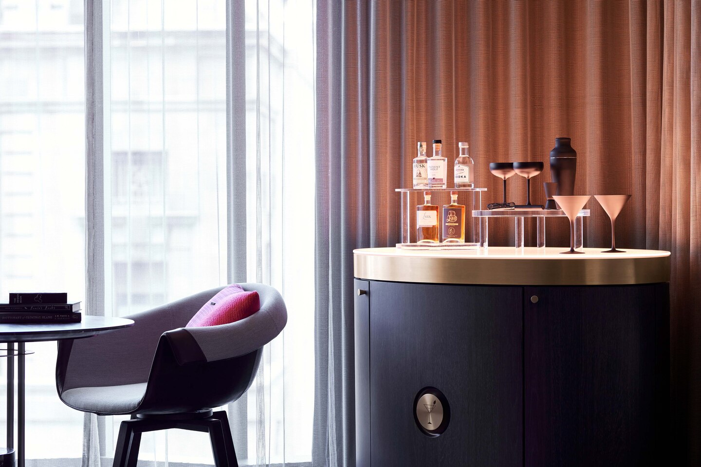 hotellrumsm&ouml;bler