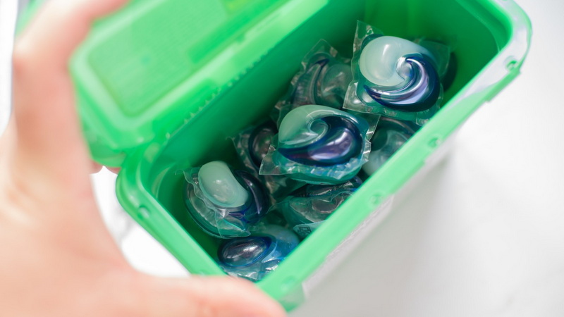 Laundry Pod Chemical Safety السلامة الكيميائية لغسالة الملابس