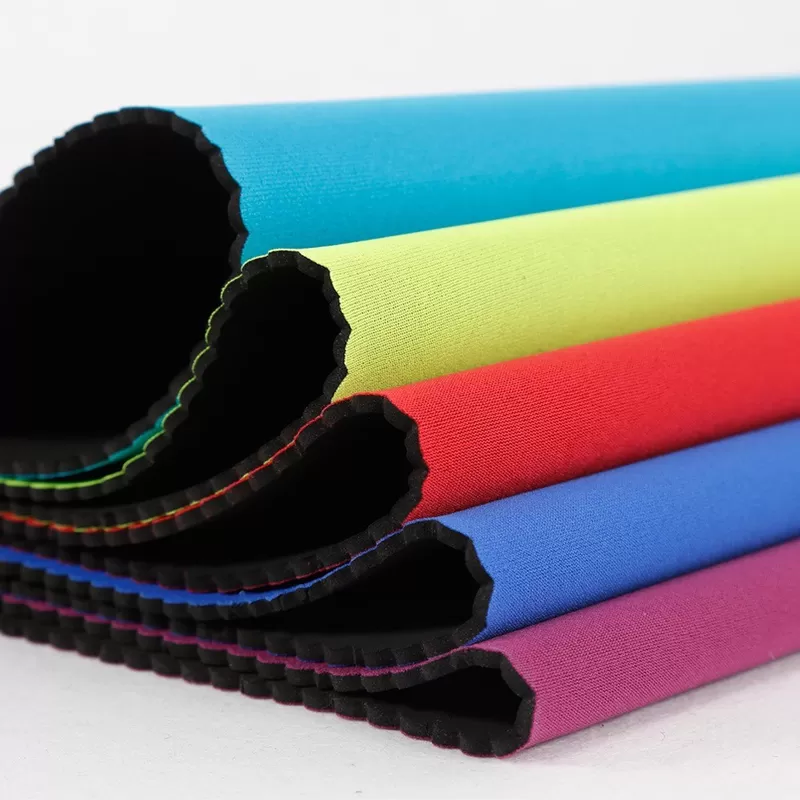 Apakah neoprene bagus untuk pakaian renang?