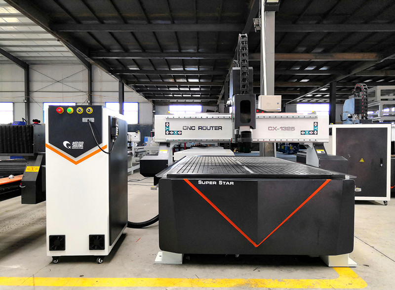 लकड़ी काटने की मशीन