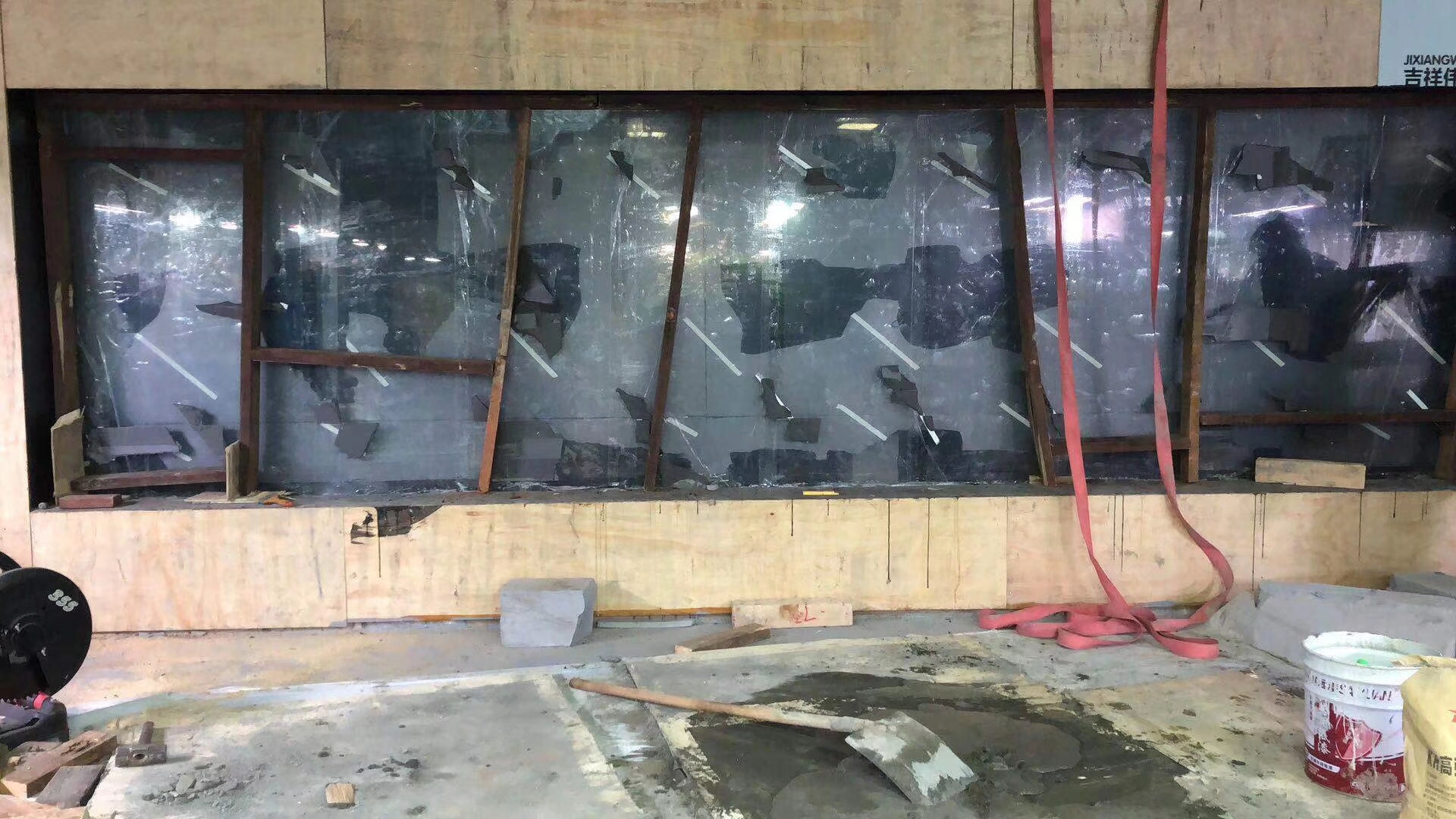 Akrilni akvarij za ribice - LEYU