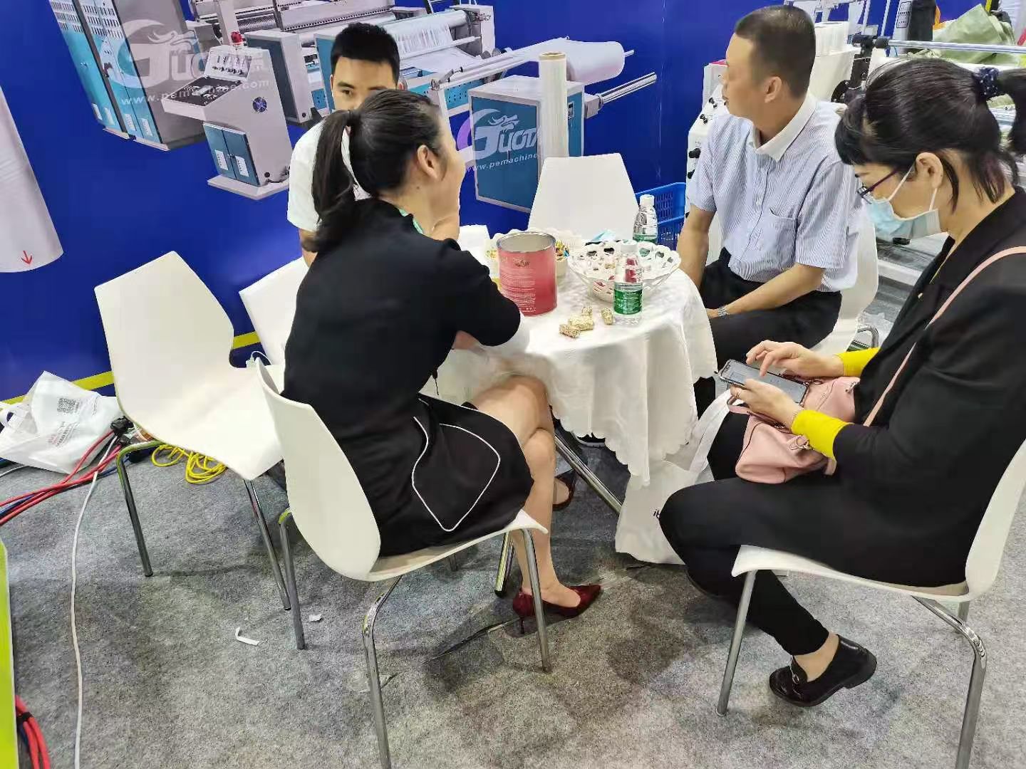 M&aacute;y quấn m&agrave;ng căng